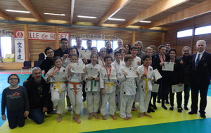 9 titres départementaux